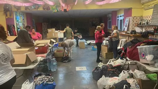 El municipio de Gilet recogió material para su envío a las zonas afectadas. | L-EMV